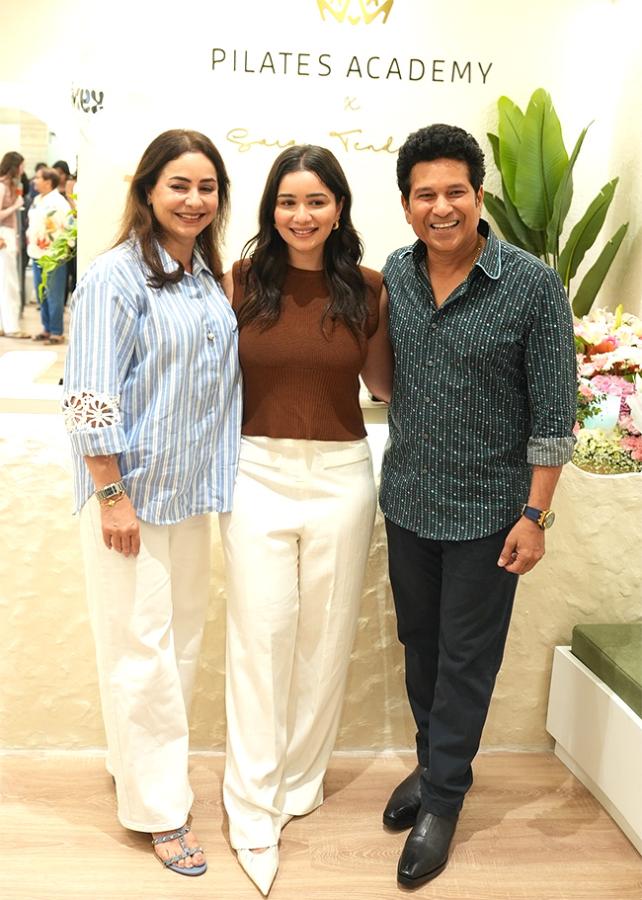 Cricketer Sachin Tendulkar Birthday Special Photos9