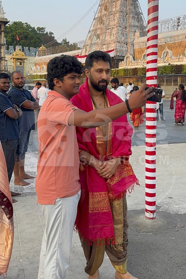 Director Bobby Visits Tirumala Tirupati Photos8