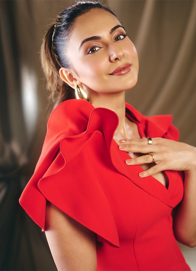 Indian Actress Rakul Preet Singh Red Dress Viral Photos9