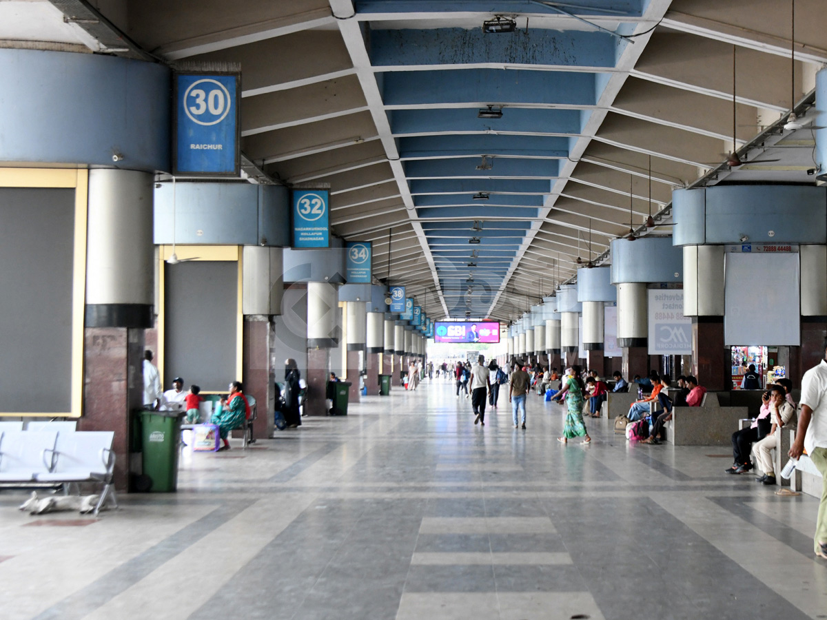 Telangana RTC Employees Strike : Passengers Suffers At Bus Stands Photos22