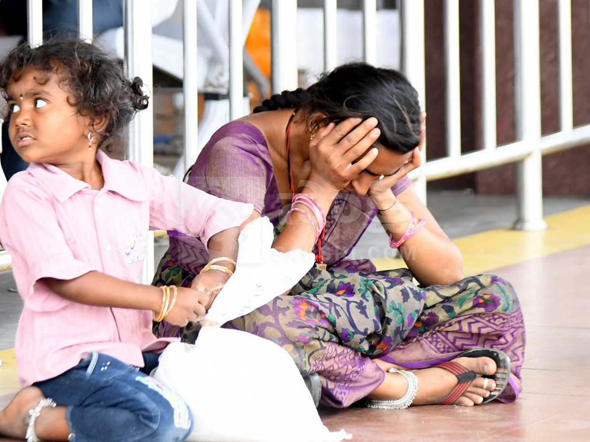 Telangana RTC Employees Strike : Passengers Suffers At Bus Stands Photos24