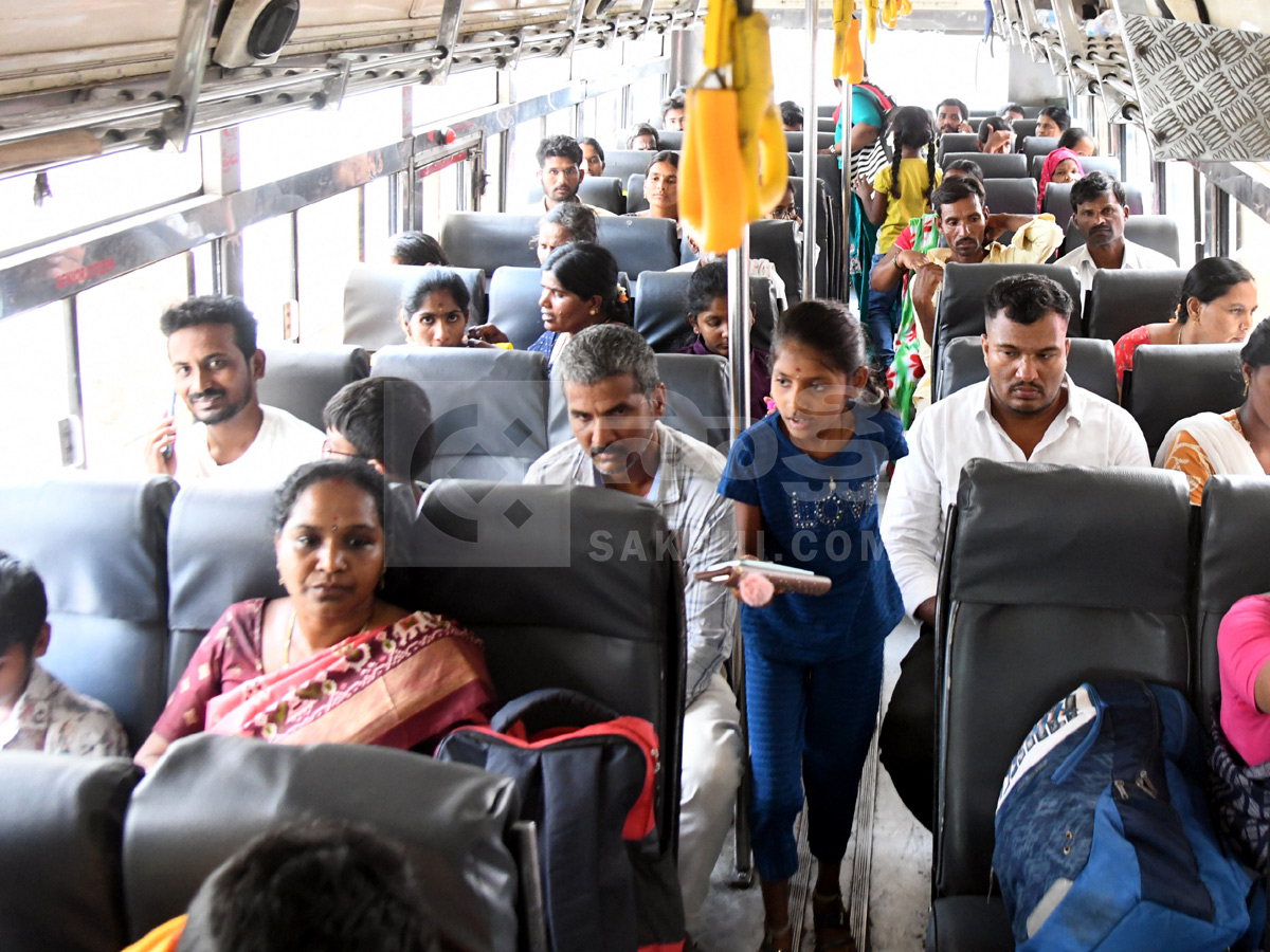 Telangana RTC Employees Strike : Passengers Suffers At Bus Stands Photos30