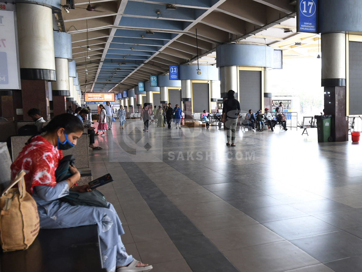 Telangana RTC Employees Strike : Passengers Suffers At Bus Stands Photos35