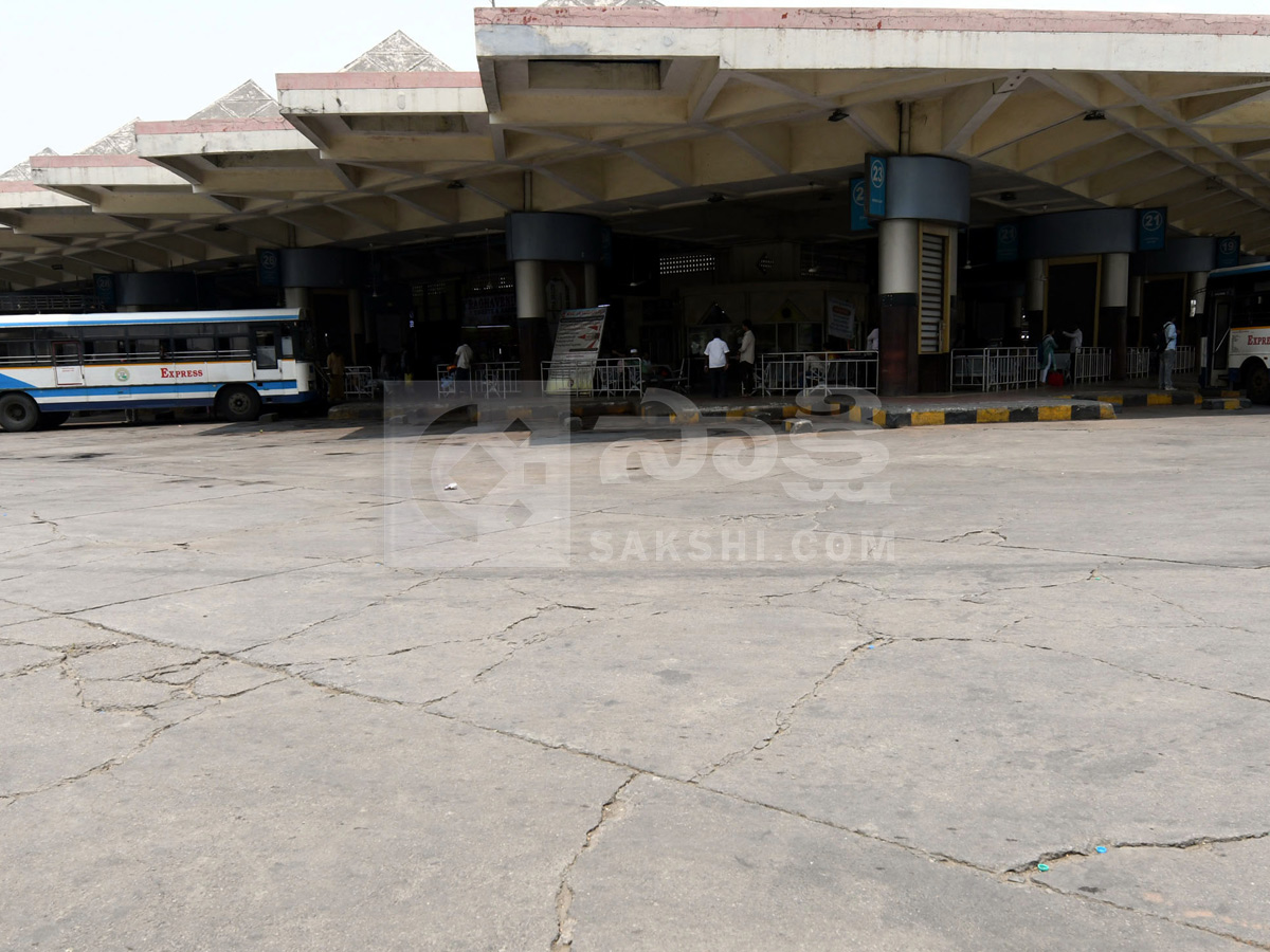 Telangana RTC Employees Strike : Passengers Suffers At Bus Stands Photos37