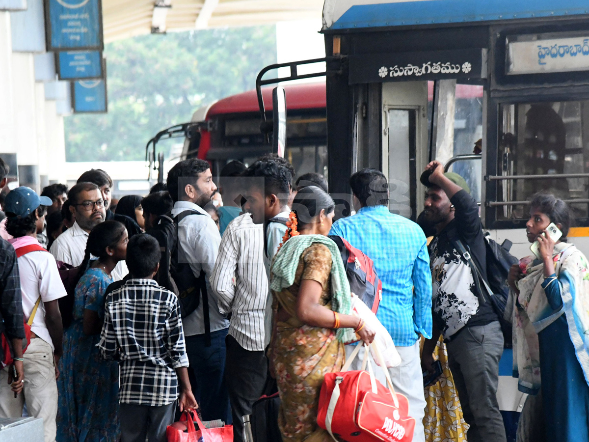 Telangana RTC Employees Strike : Passengers Suffers At Bus Stands Photos5
