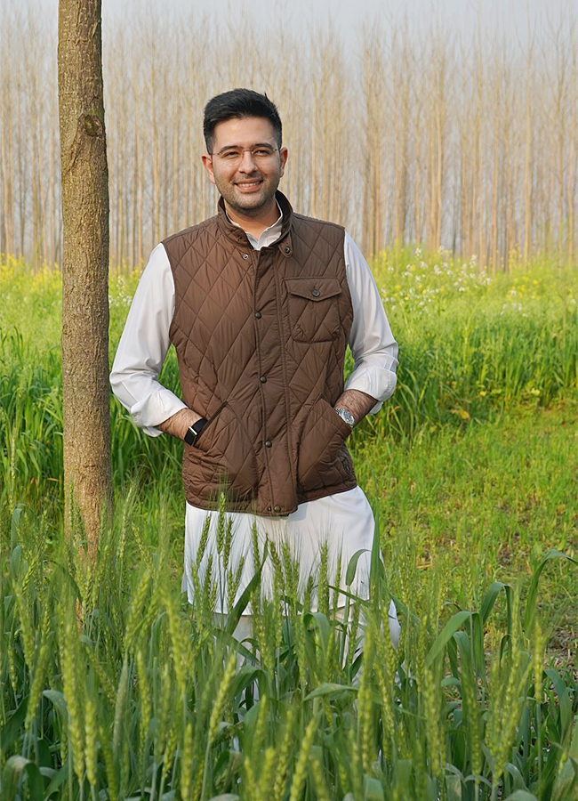 Parineeti Chopra And Raghav Chadha Trending Today8