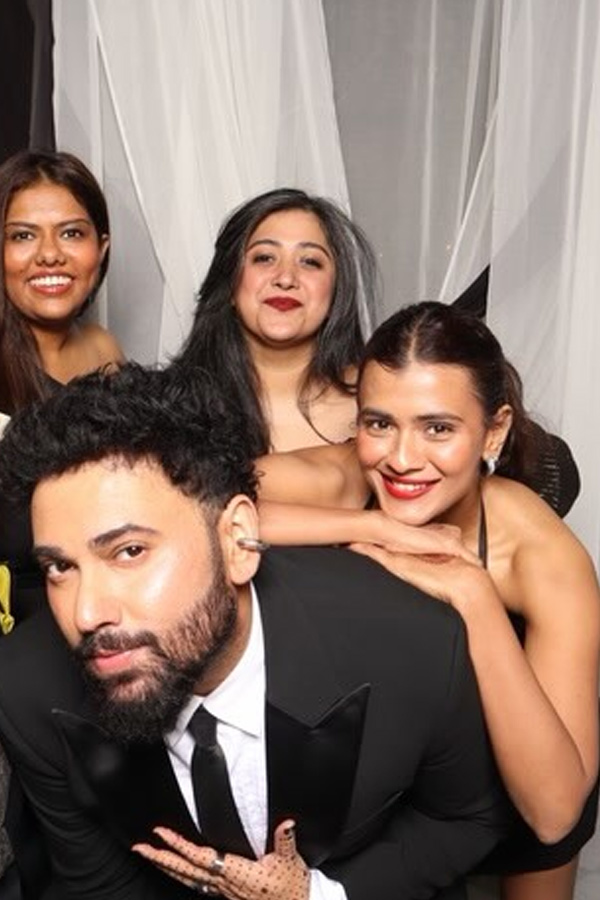 Actress Hebah Patel Enjoying NIght Party With Friends Photos8