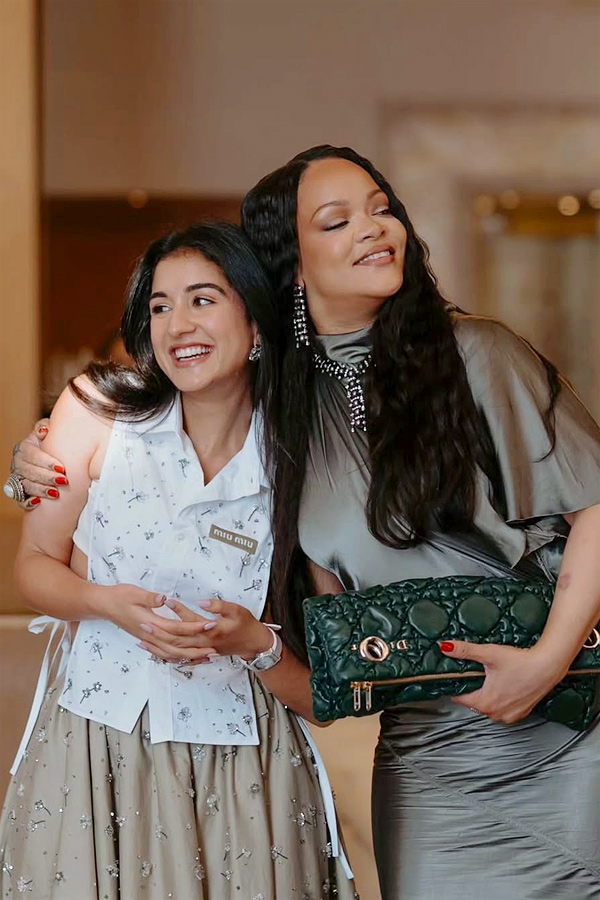 Rihanna And her guests visited The Ambani family At Their home Photos5