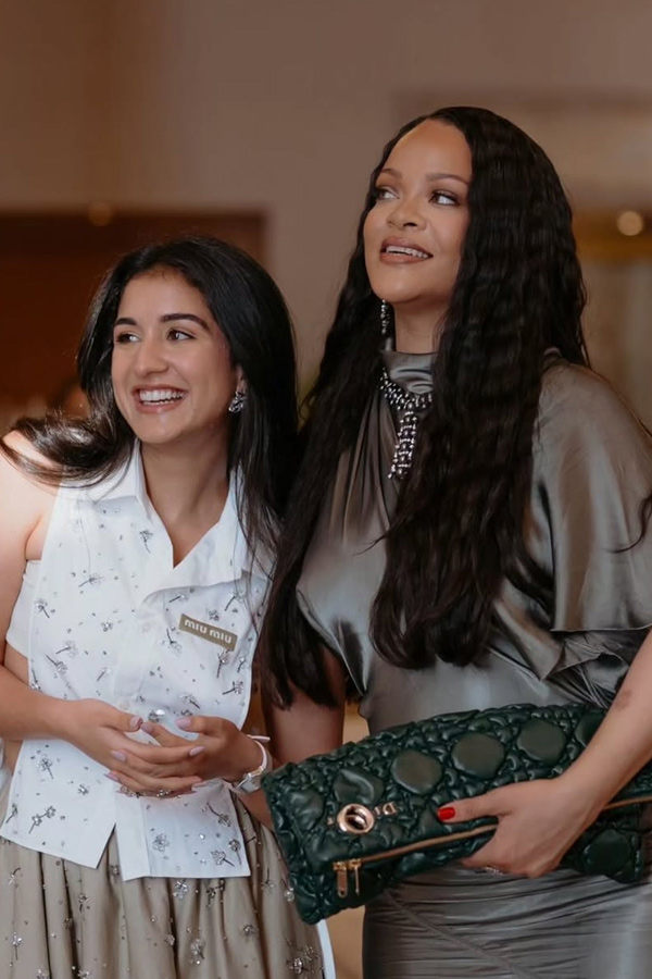 Rihanna And her guests visited The Ambani family At Their home Photos7