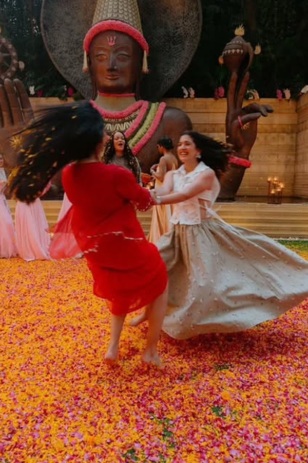 Rihanna And her guests visited The Ambani family At Their home Photos9