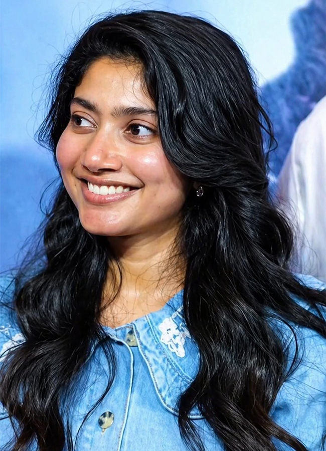 Actor Sai Pallavi During Ek Din Ki Mehfil Event HD Photos11