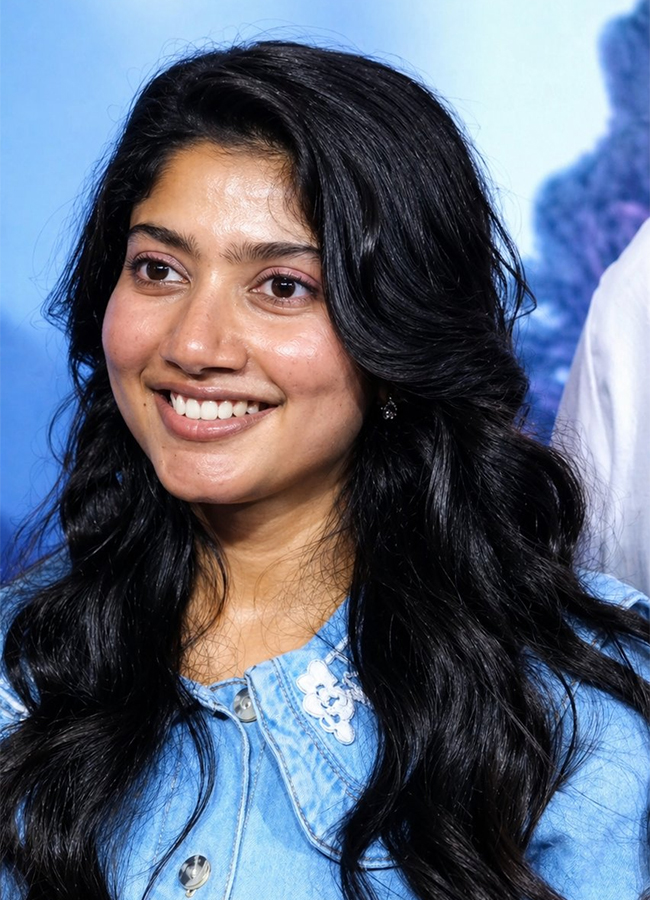 Actor Sai Pallavi During Ek Din Ki Mehfil Event HD Photos12