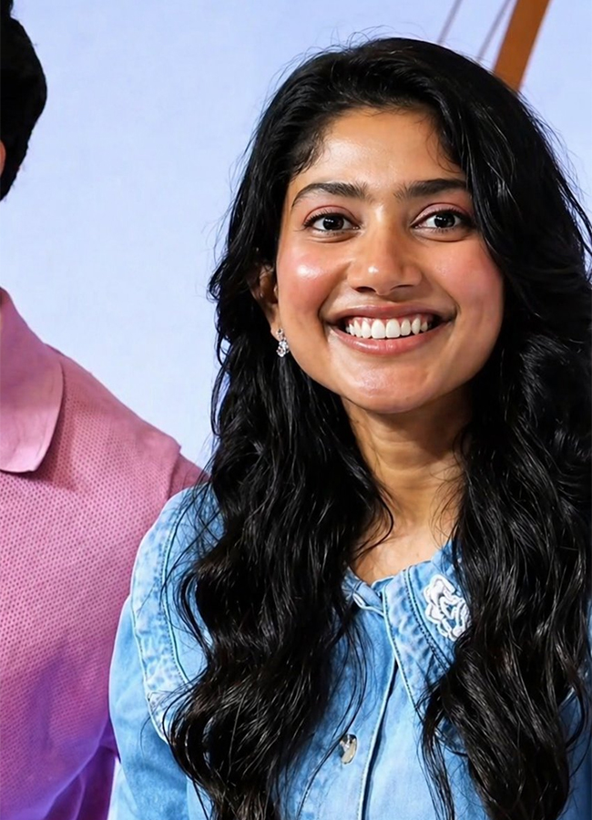 Actor Sai Pallavi During Ek Din Ki Mehfil Event HD Photos13