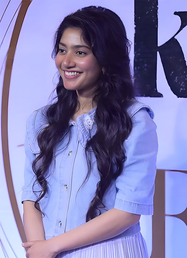 Actor Sai Pallavi During Ek Din Ki Mehfil Event HD Photos15
