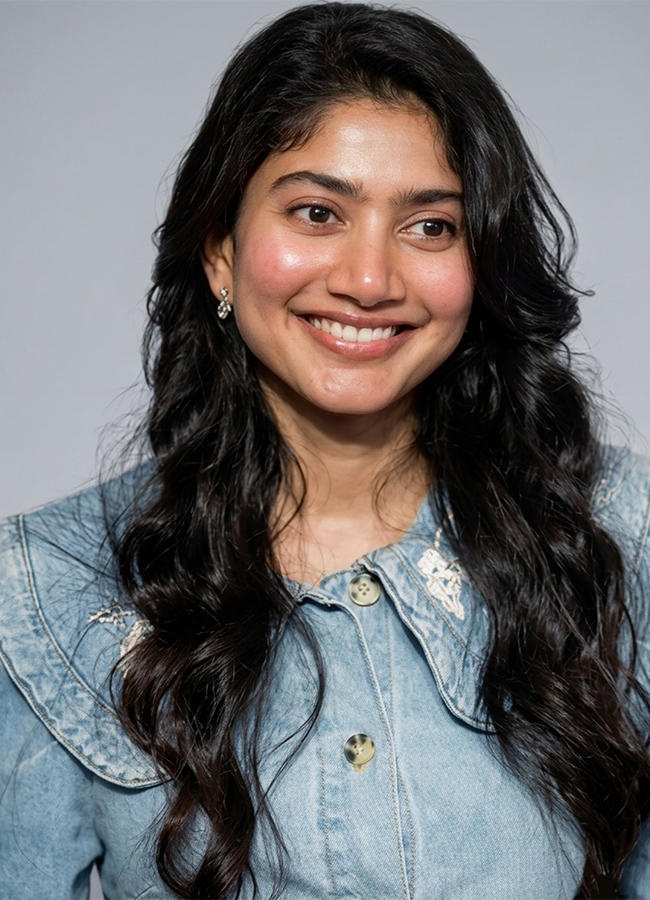 Actor Sai Pallavi During Ek Din Ki Mehfil Event HD Photos9