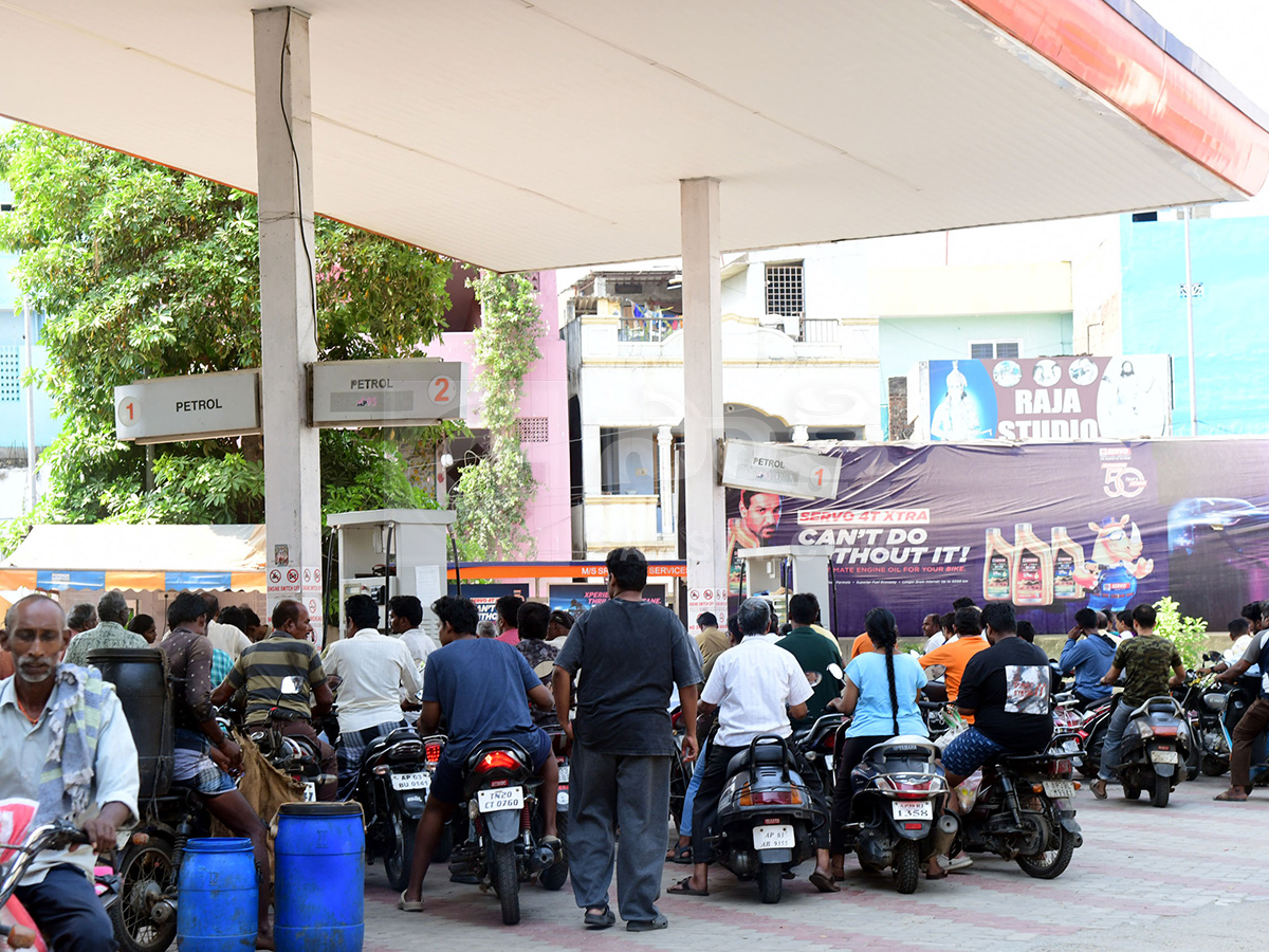 Fuel Crisis in Andhra Pradesh Petrol and Diesel Shortage11