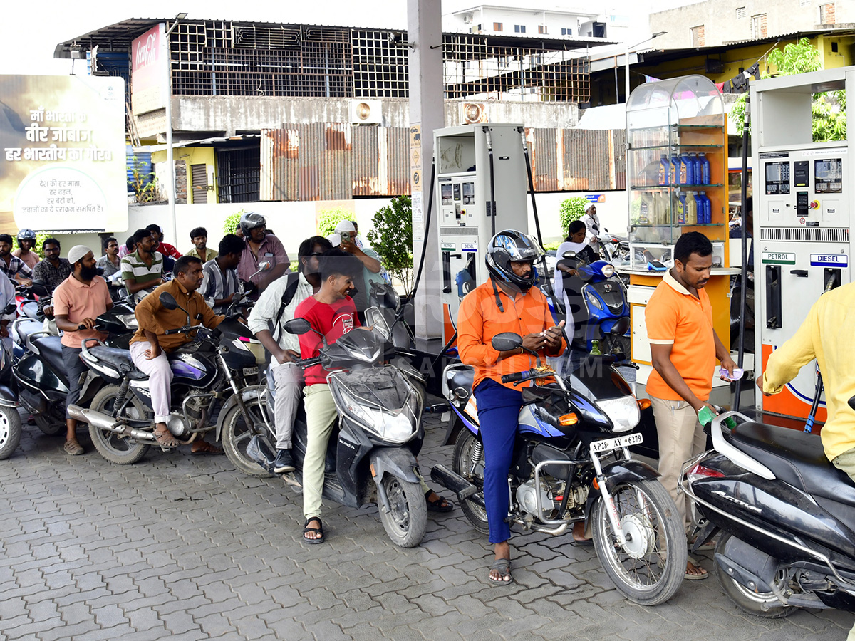 Fuel Crisis in Andhra Pradesh Petrol and Diesel Shortage16
