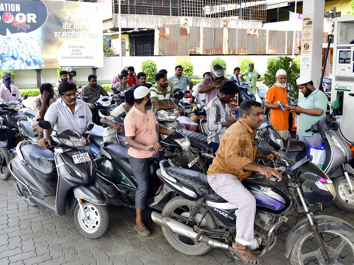 Fuel Crisis in Andhra Pradesh Petrol and Diesel Shortage17