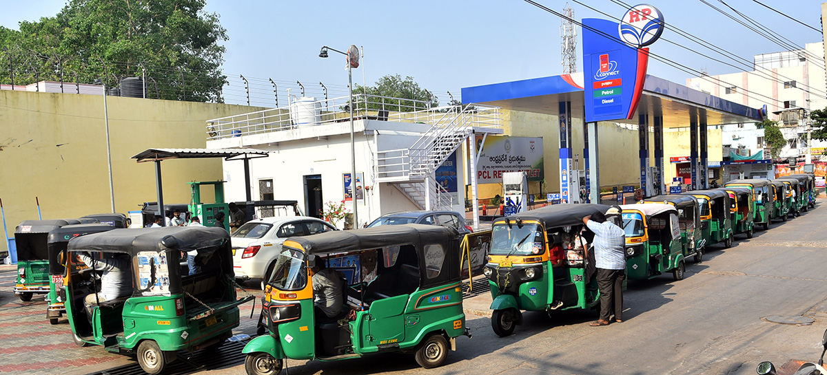 Fuel Crisis in Andhra Pradesh Petrol and Diesel Shortage3