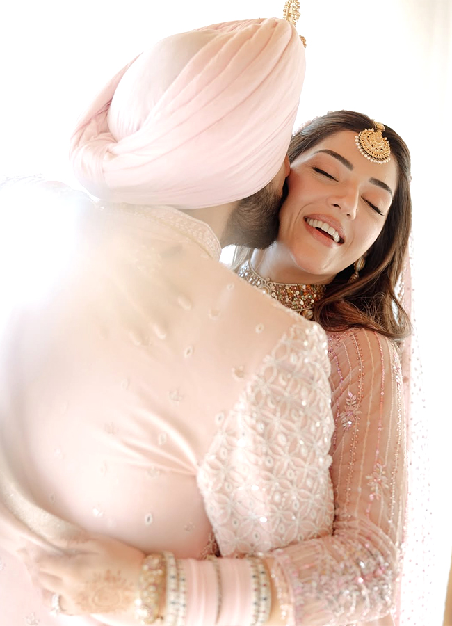 Mehreen Pirzada married Arsh Aulakh in a simple yet intimate ceremony4