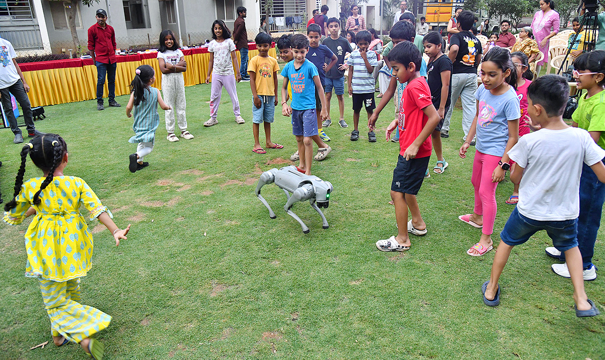 Sakshi Happy Kids Evening At Aparna Cyber Zone14