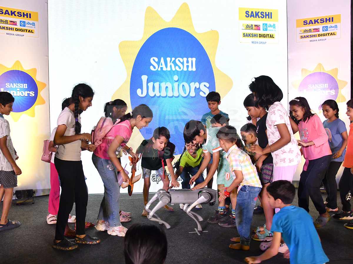 Sakshi Happy Kids Evening At Aparna Cyber Zone18