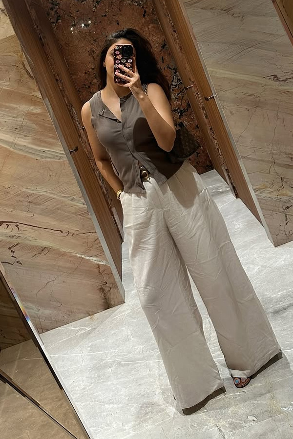 Actress Rithu Varma April Month Memories Photos3