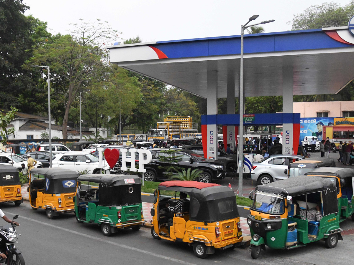 Fuel Crisis Hits Hard In Hyderabad Photos12