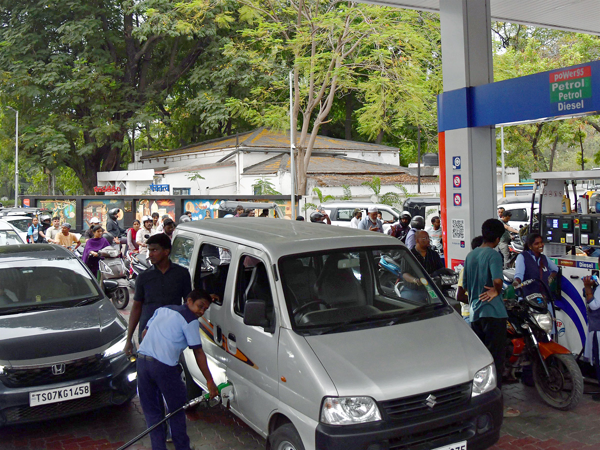 Fuel Crisis Hits Hard In Hyderabad Photos14
