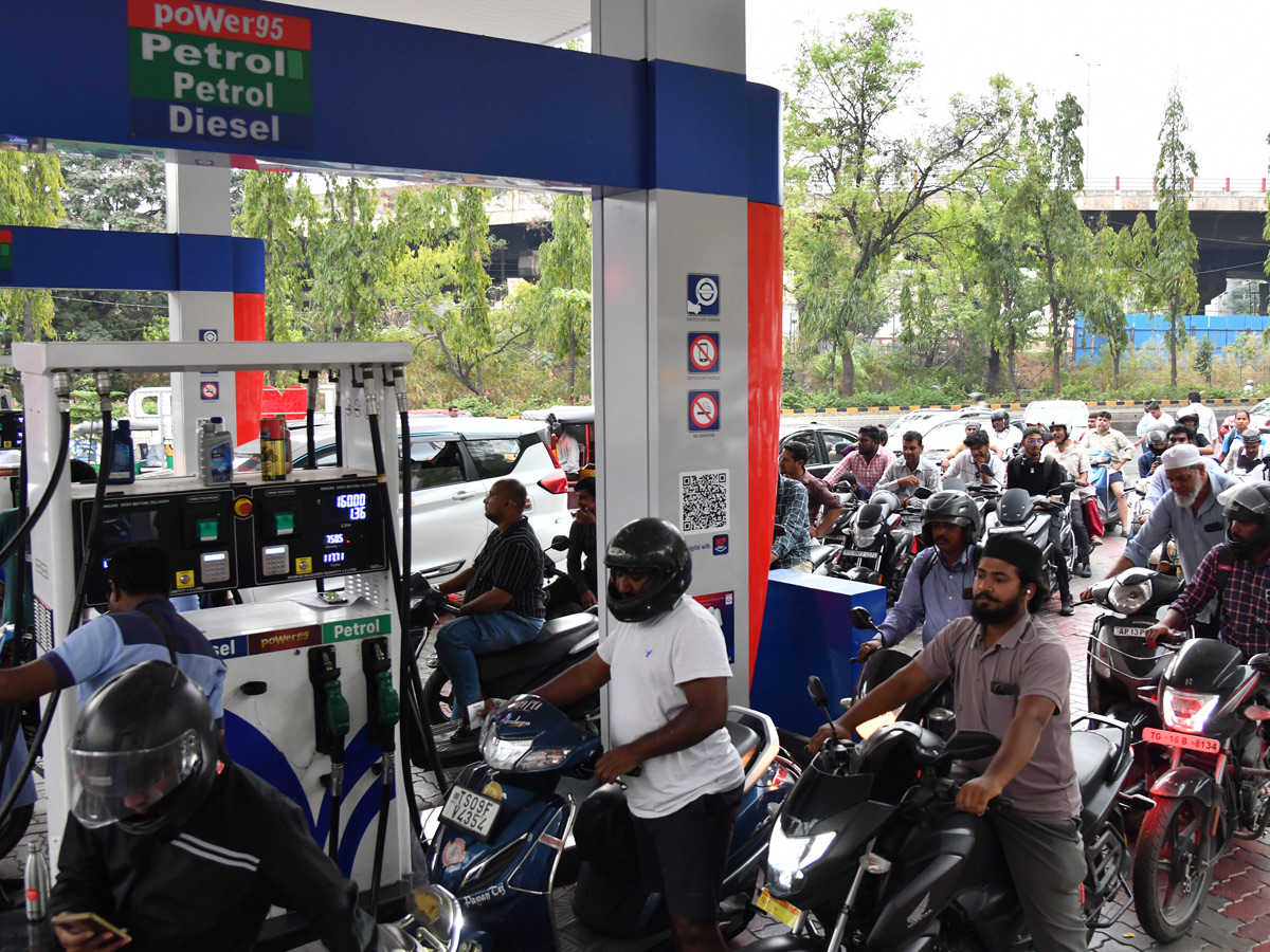 Fuel Crisis Hits Hard In Hyderabad Photos15