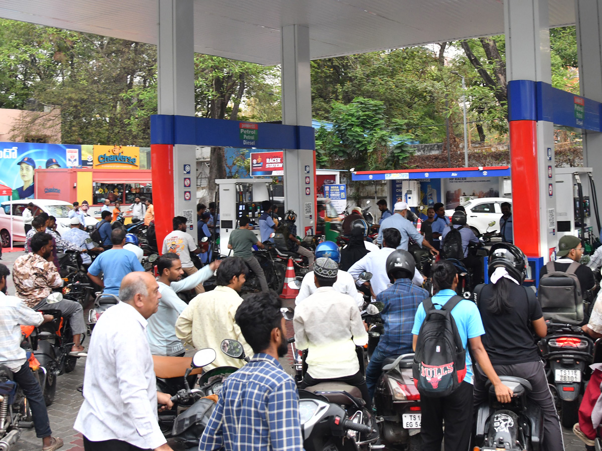 Fuel Crisis Hits Hard In Hyderabad Photos16