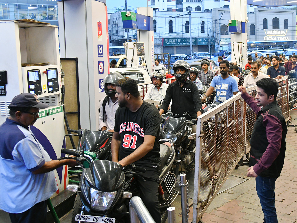 Fuel Crisis Hits Hard In Hyderabad Photos6