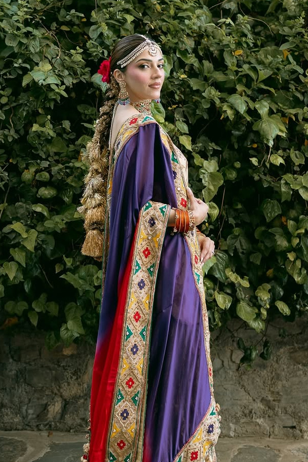 Actress Mehreen Pirzada Shares Her Mehandi Photos8