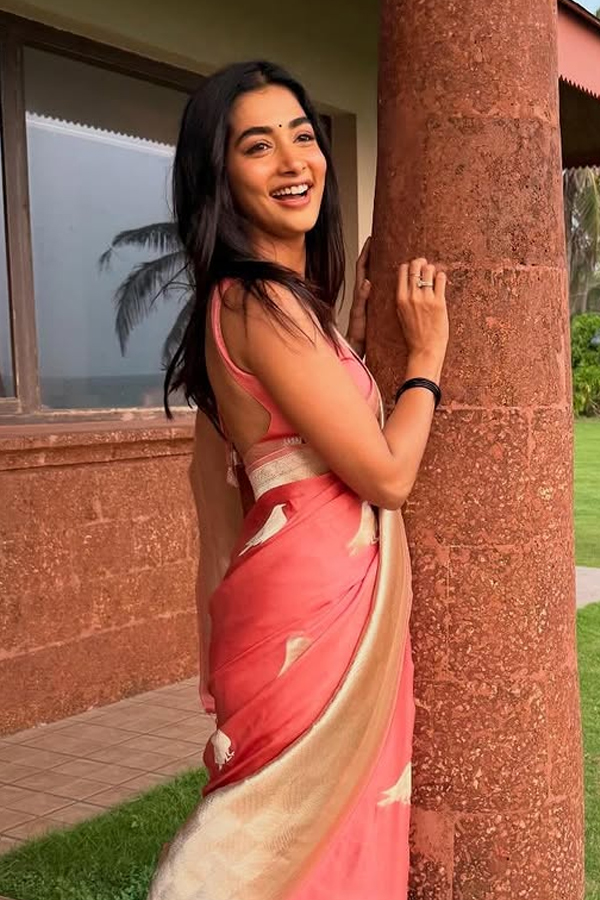 Actress Pooja Hegde Enjoying At Her Home Town In Mangalore Photos4