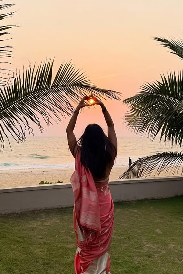 Actress Pooja Hegde Enjoying At Her Home Town In Mangalore Photos6