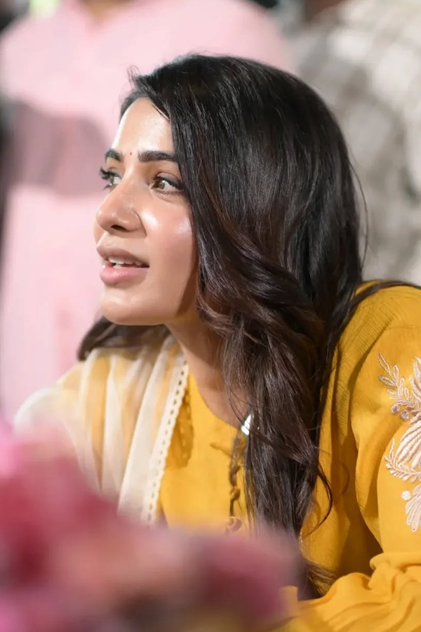 Actress Samantha Birthday Celebrations With Fans Photos11