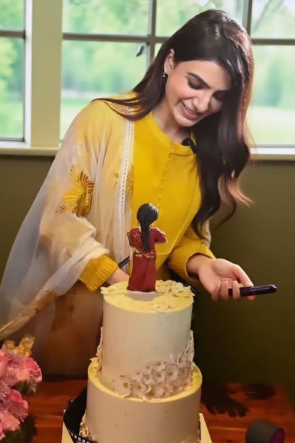 Actress Samantha Birthday Celebrations With Fans Photos4