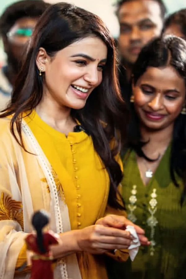 Actress Samantha Birthday Celebrations With Fans Photos6