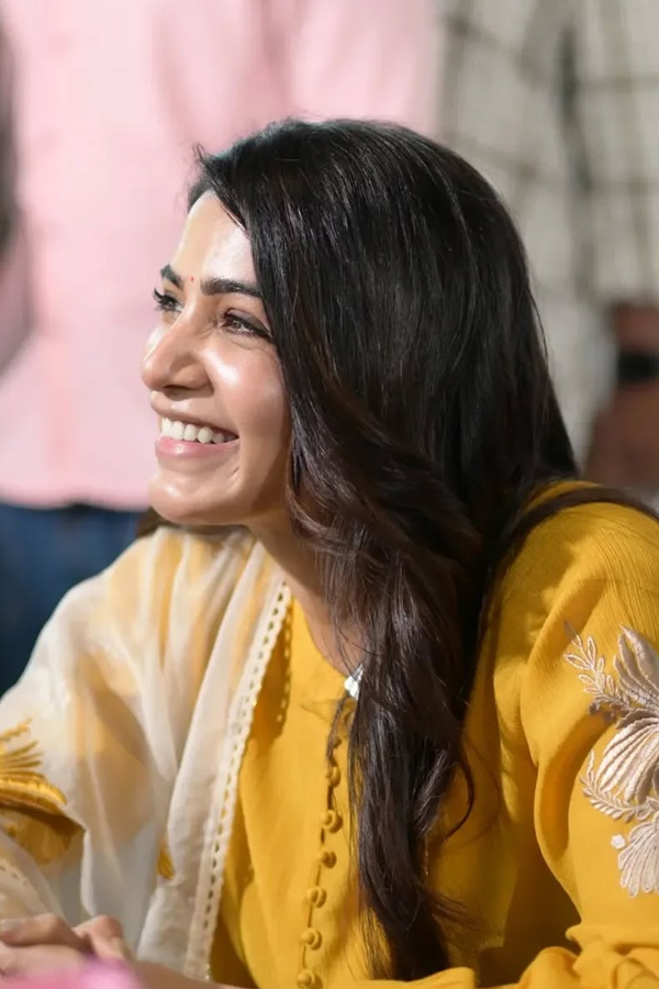 Actress Samantha Birthday Celebrations With Fans Photos9