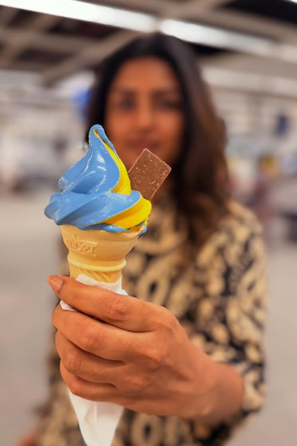 Directors post.. special attraction Actress Photos5