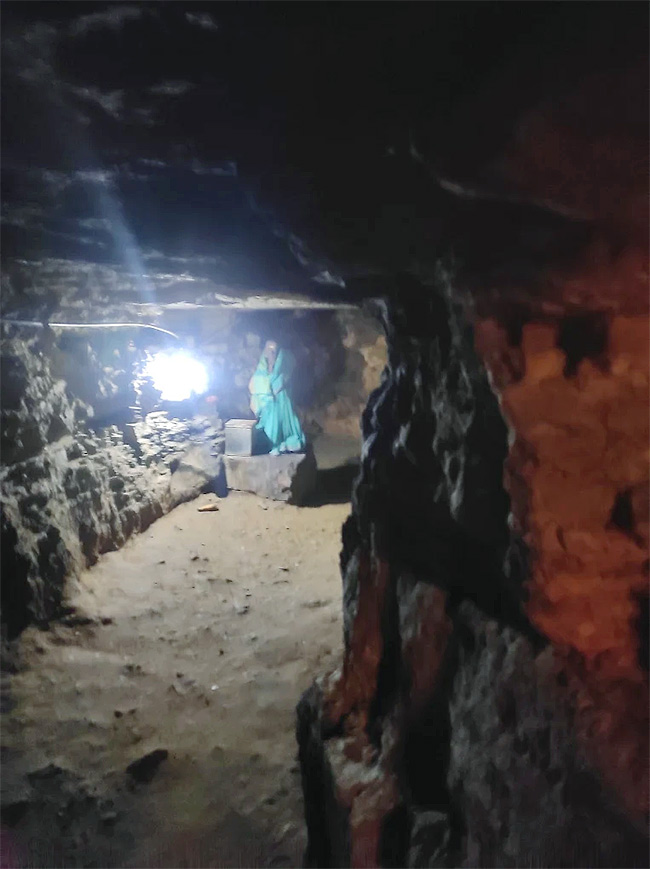 Ravvalakonda Cave In Banaganapalle Kurnool District14
