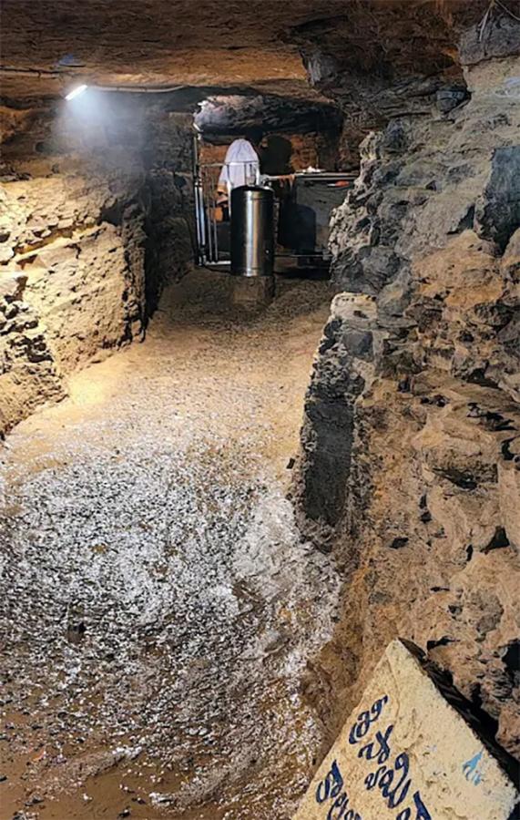 Ravvalakonda Cave In Banaganapalle Kurnool District8