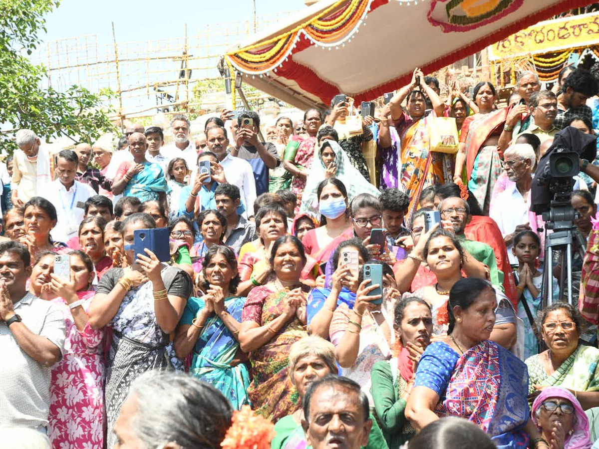 Vontimitta Sri Kodandarama Swamy Rathotsavam HD Photos4