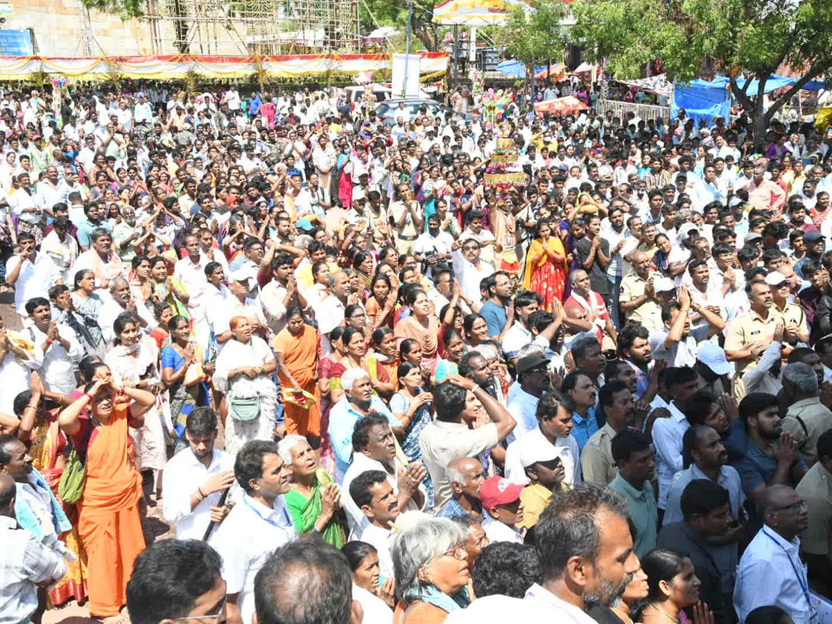 Vontimitta Sri Kodandarama Swamy Rathotsavam HD Photos8