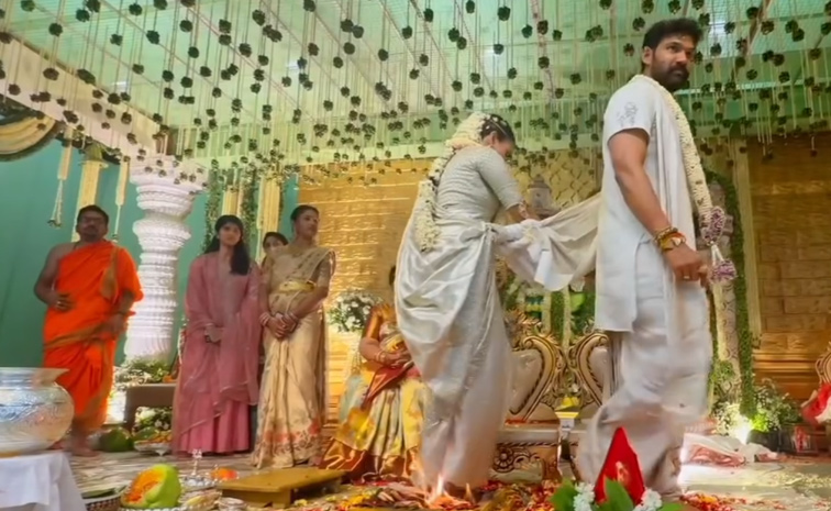 Bellamkonda Sai Sreenivas Ties The Knot With Kavya Reddy Photos18