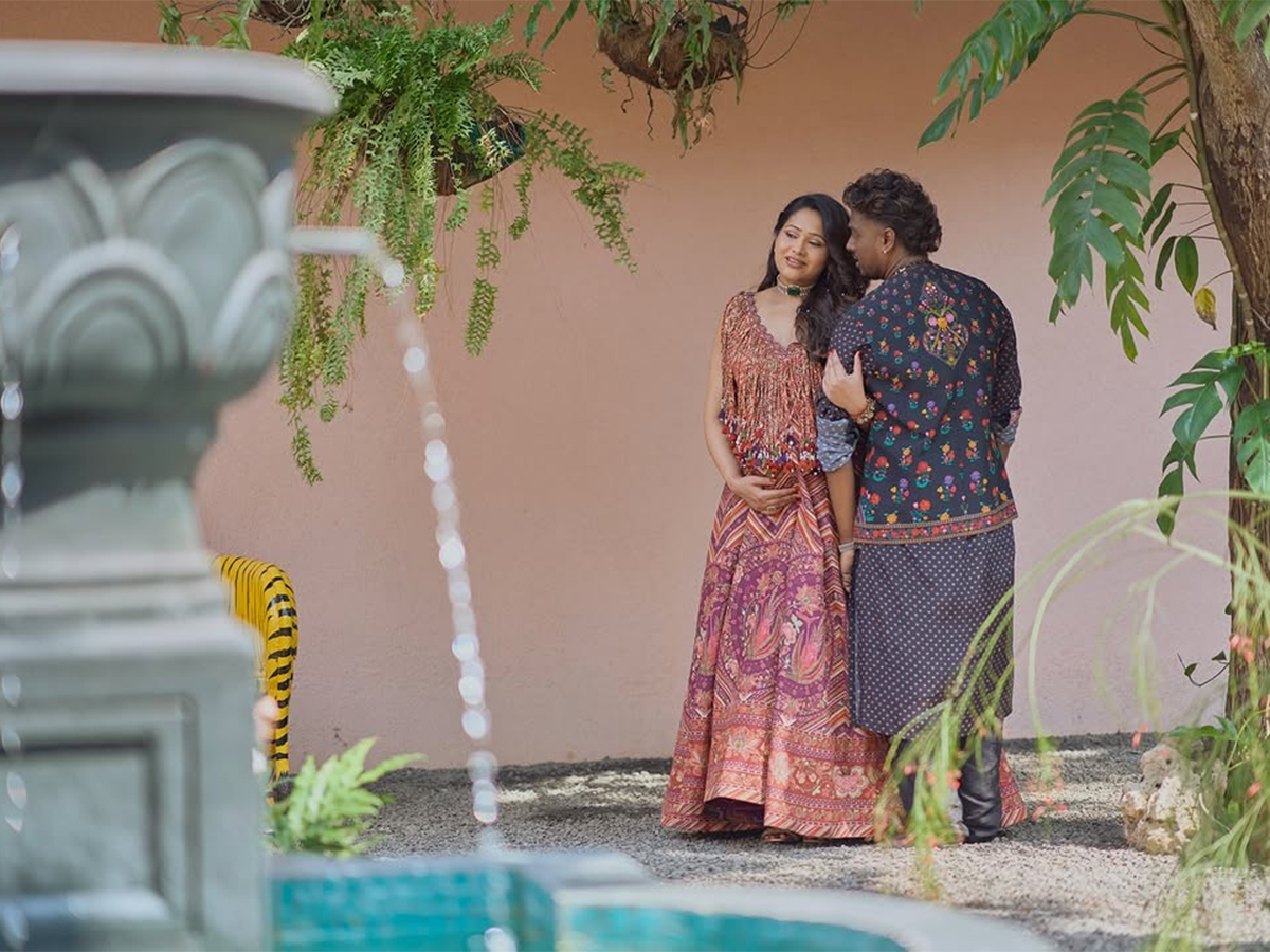 Director Atlee Wife Krishna Priya baby bump viral photos2