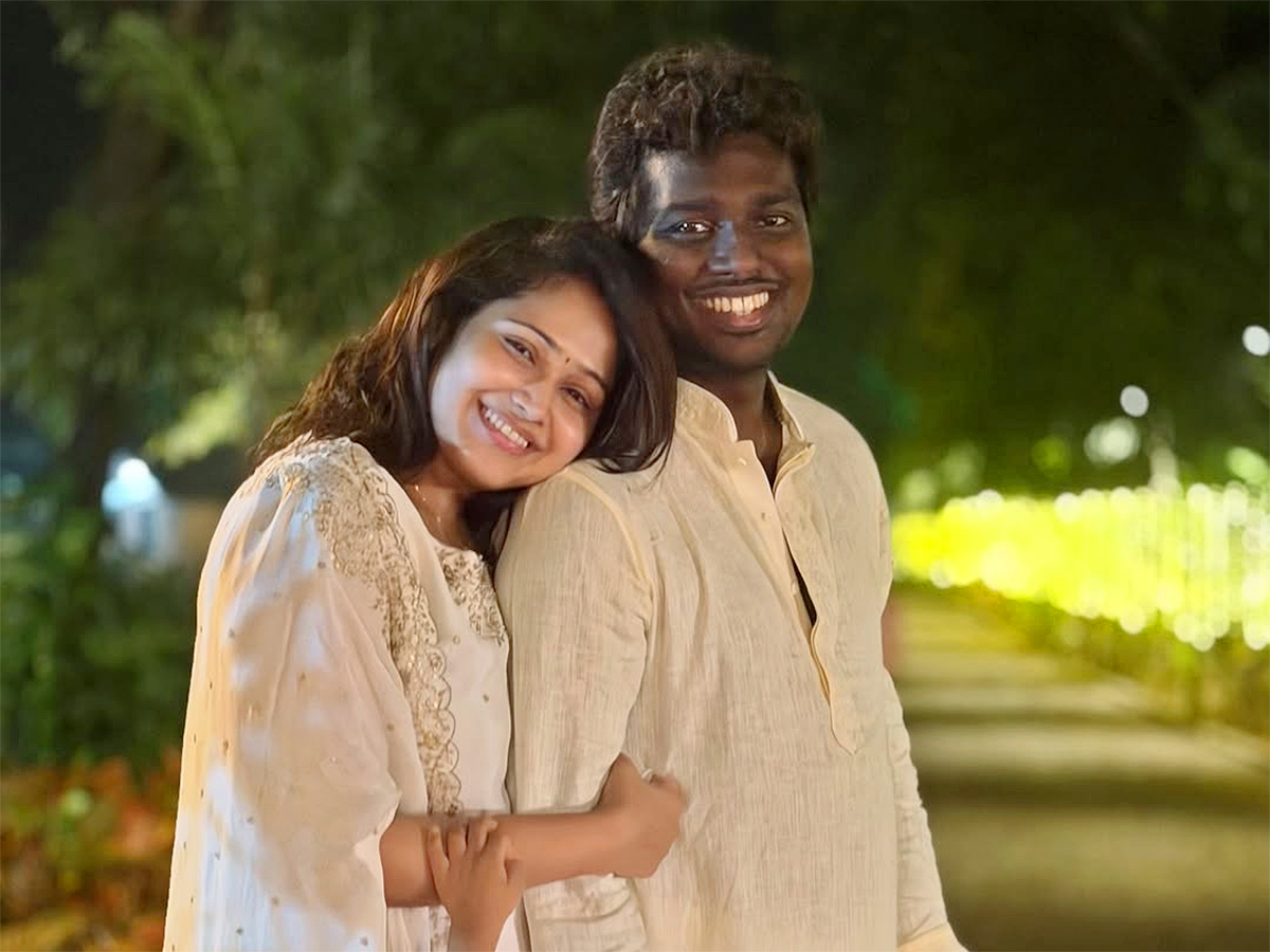 Director Atlee Wife Krishna Priya baby bump viral photos6
