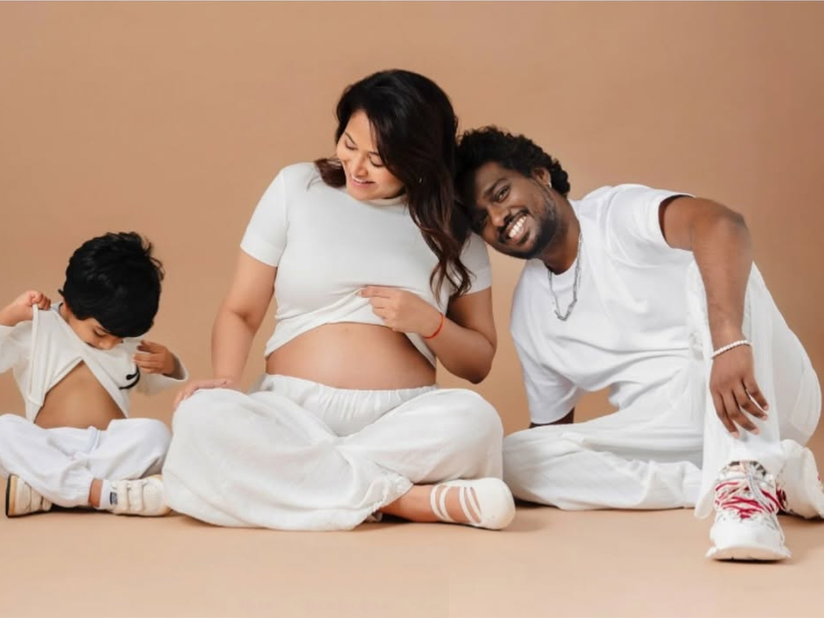 Director Atlee Wife Krishna Priya baby bump viral photos7