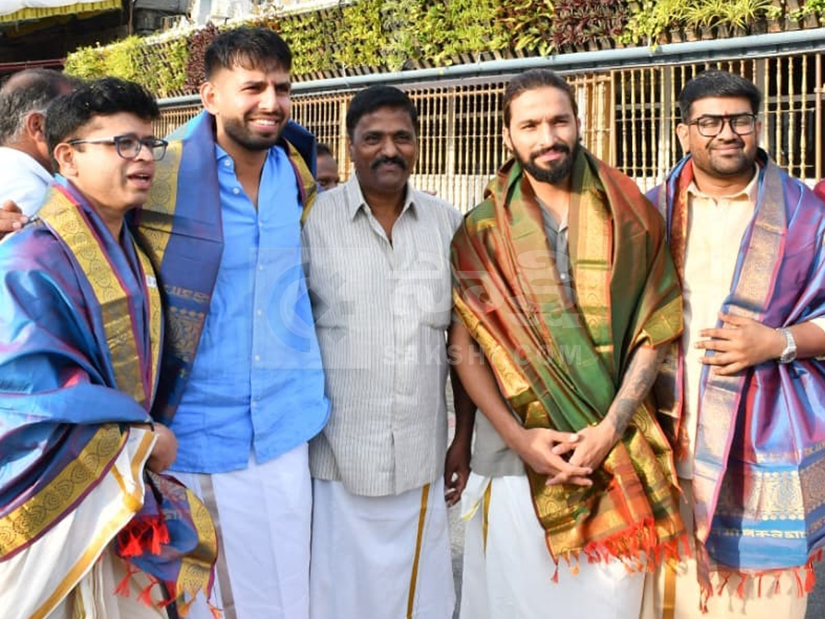 RCB captain Rajat Patidar And vice-captain Jitesh Sharma visited the Tirumala Photos2