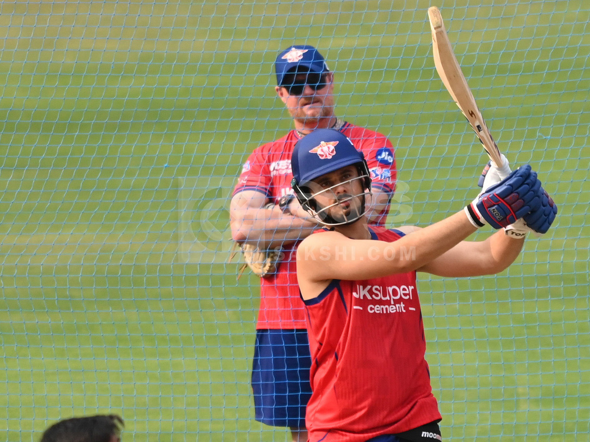 Sunrisers Hyderabad Team Practice At Uppal Stadium Photos14